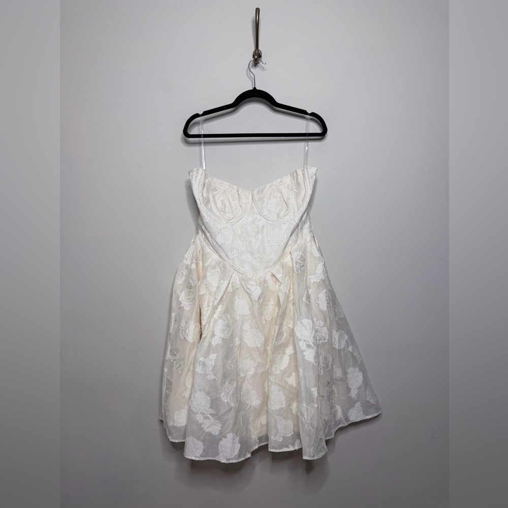House of CB Saige Vintage Cream Floral Strapless Mini Dress - Picture 4 of 10